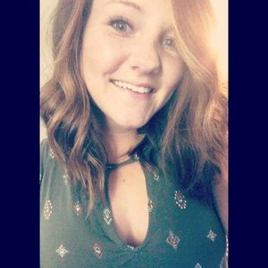 Meet your Posher, Halie